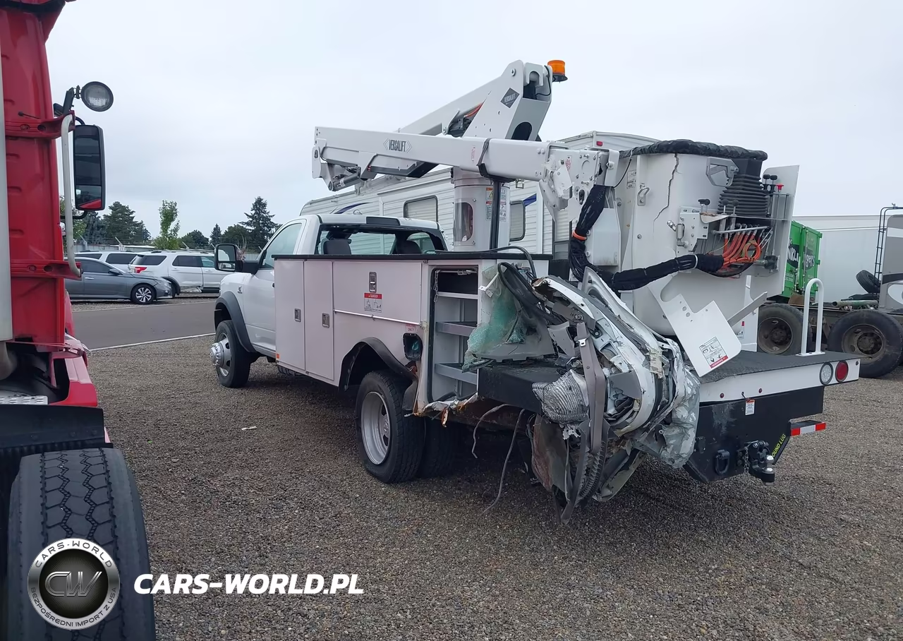 2025 Ram 5500 Chassis With Bucket Lift Tradesman-Big Horn VIN:3C7WRNBL1SG519788 - 3