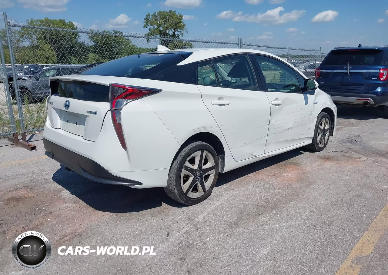 2016 Toyota Prius Three Touring VIN:JTDKARFU8G3515406 - 4