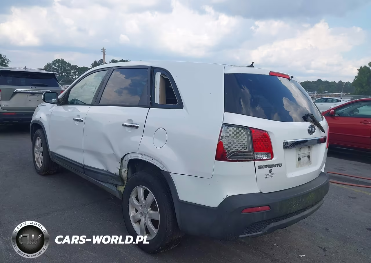 2011 Kia Sorento Lx VIN:5XYKT3A10BG013305 - 3