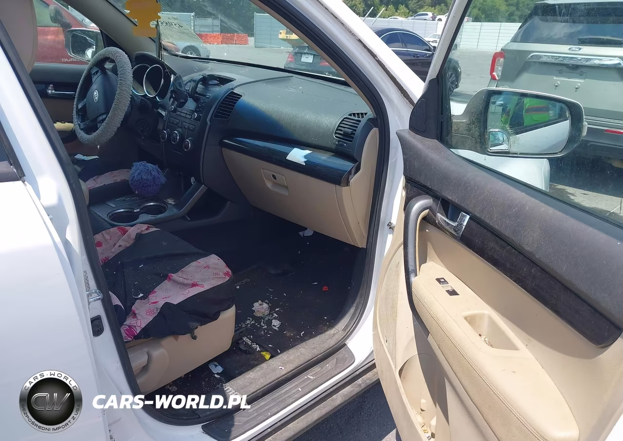 2011 Kia Sorento Lx VIN:5XYKT3A10BG013305 - 5