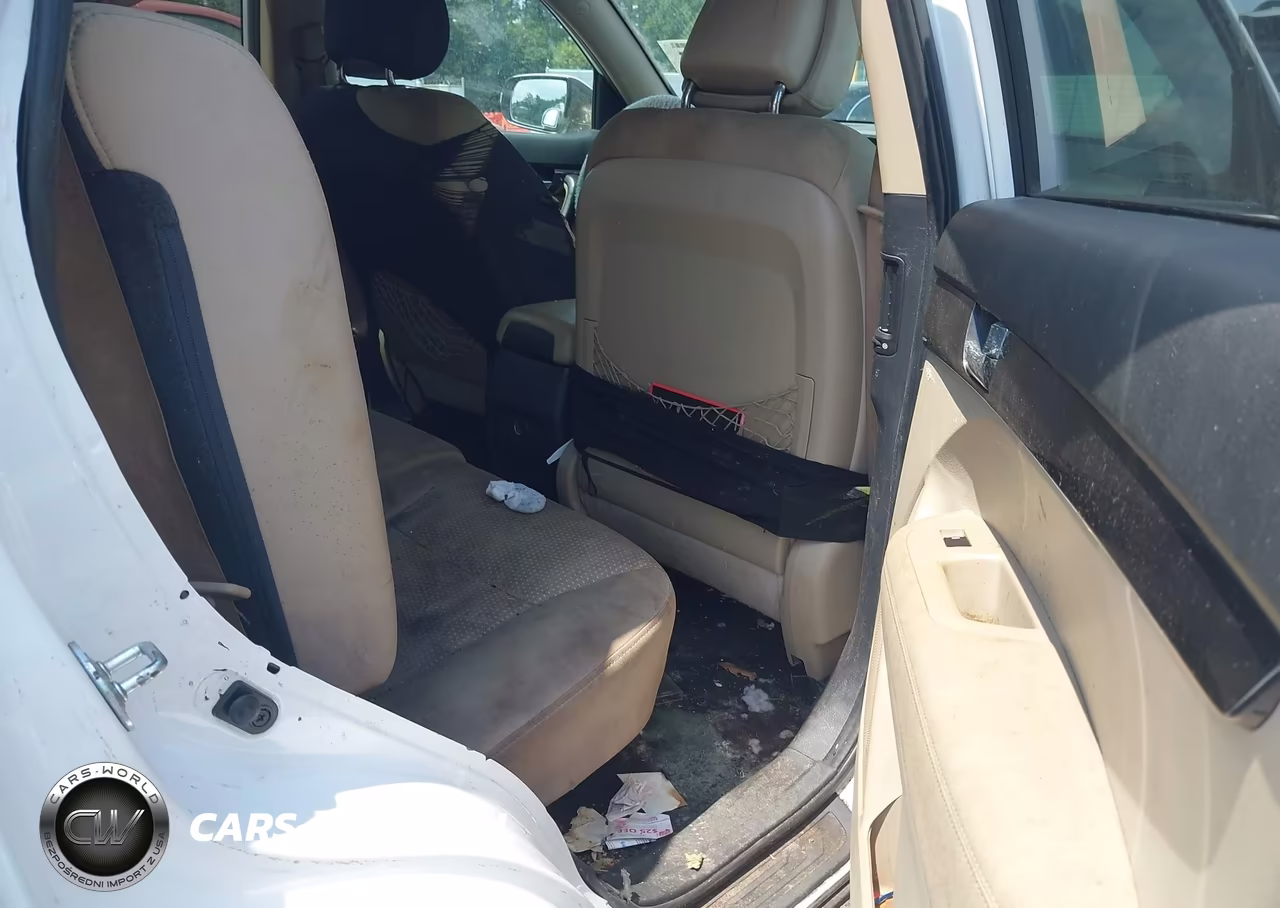 2011 Kia Sorento Lx VIN:5XYKT3A10BG013305 - 8