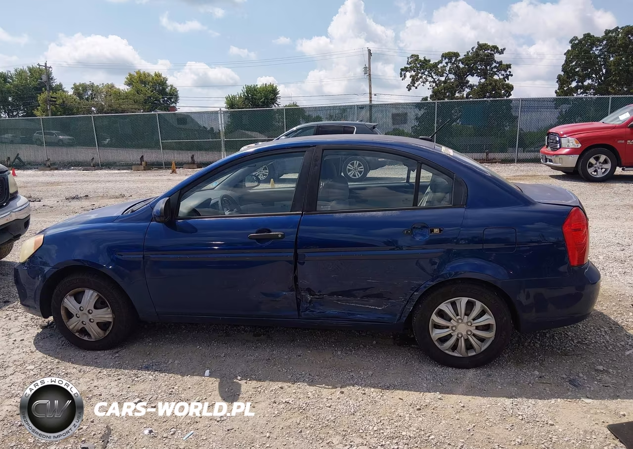 2009 Hyundai Accent Gls VIN:KMHCN46CX9U313324 - 14