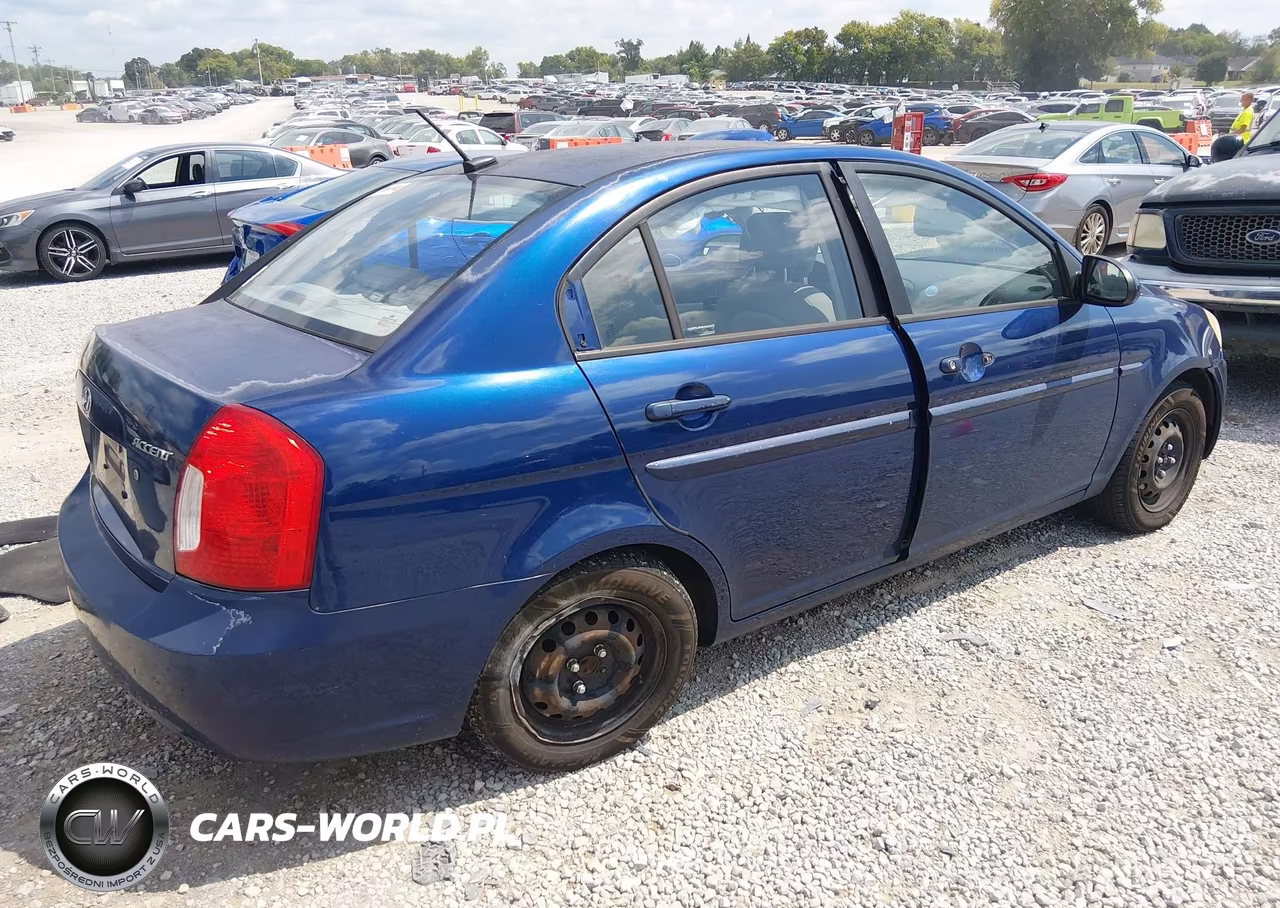 2009 Hyundai Accent Gls VIN:KMHCN46CX9U313324 - 4