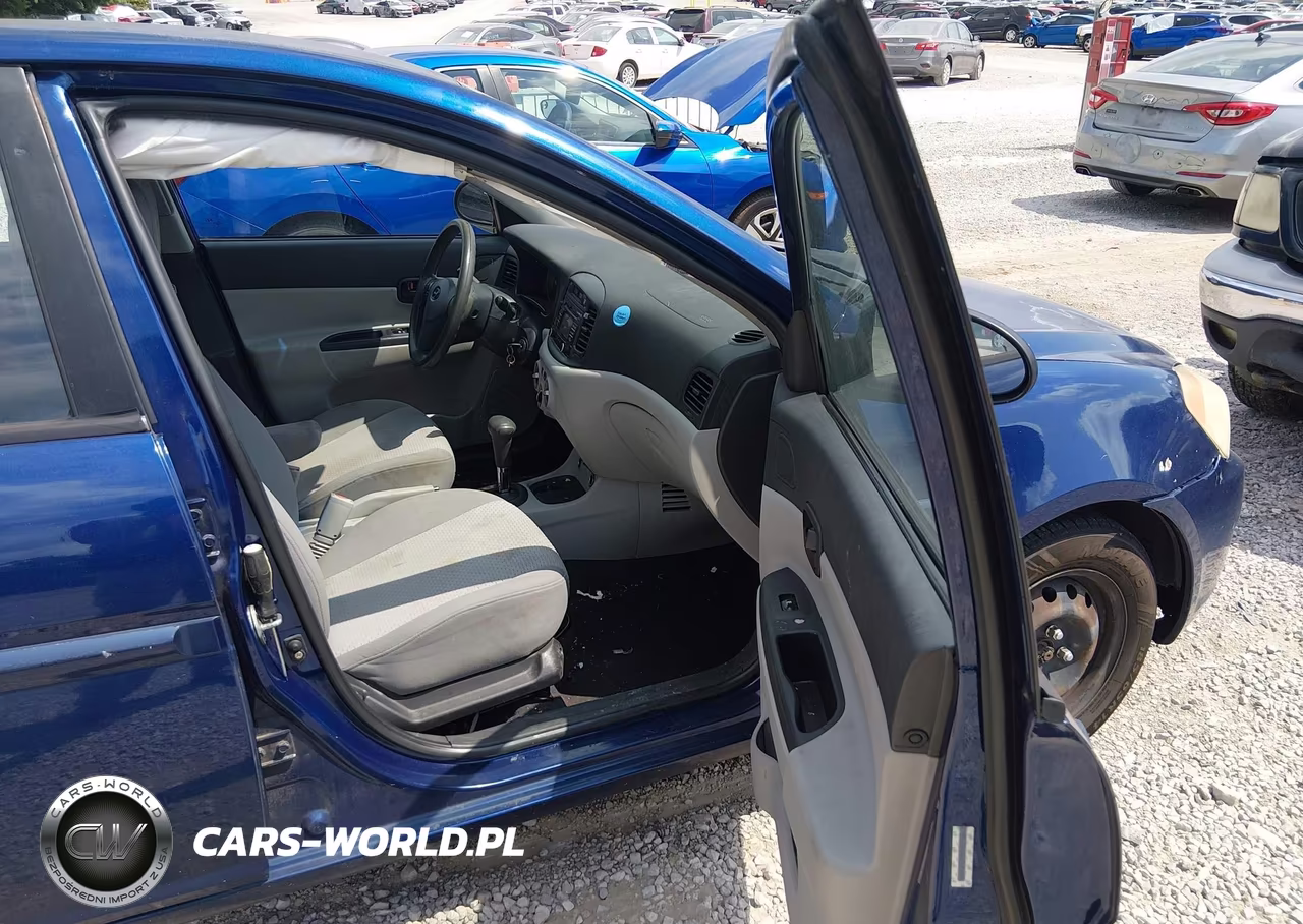 2009 Hyundai Accent Gls VIN:KMHCN46CX9U313324 - 5