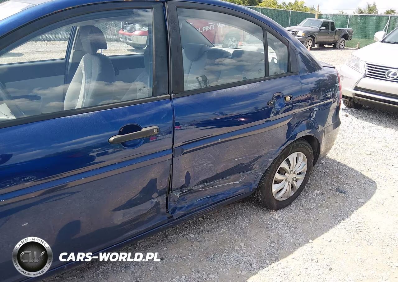 2009 Hyundai Accent Gls VIN:KMHCN46CX9U313324 - 6