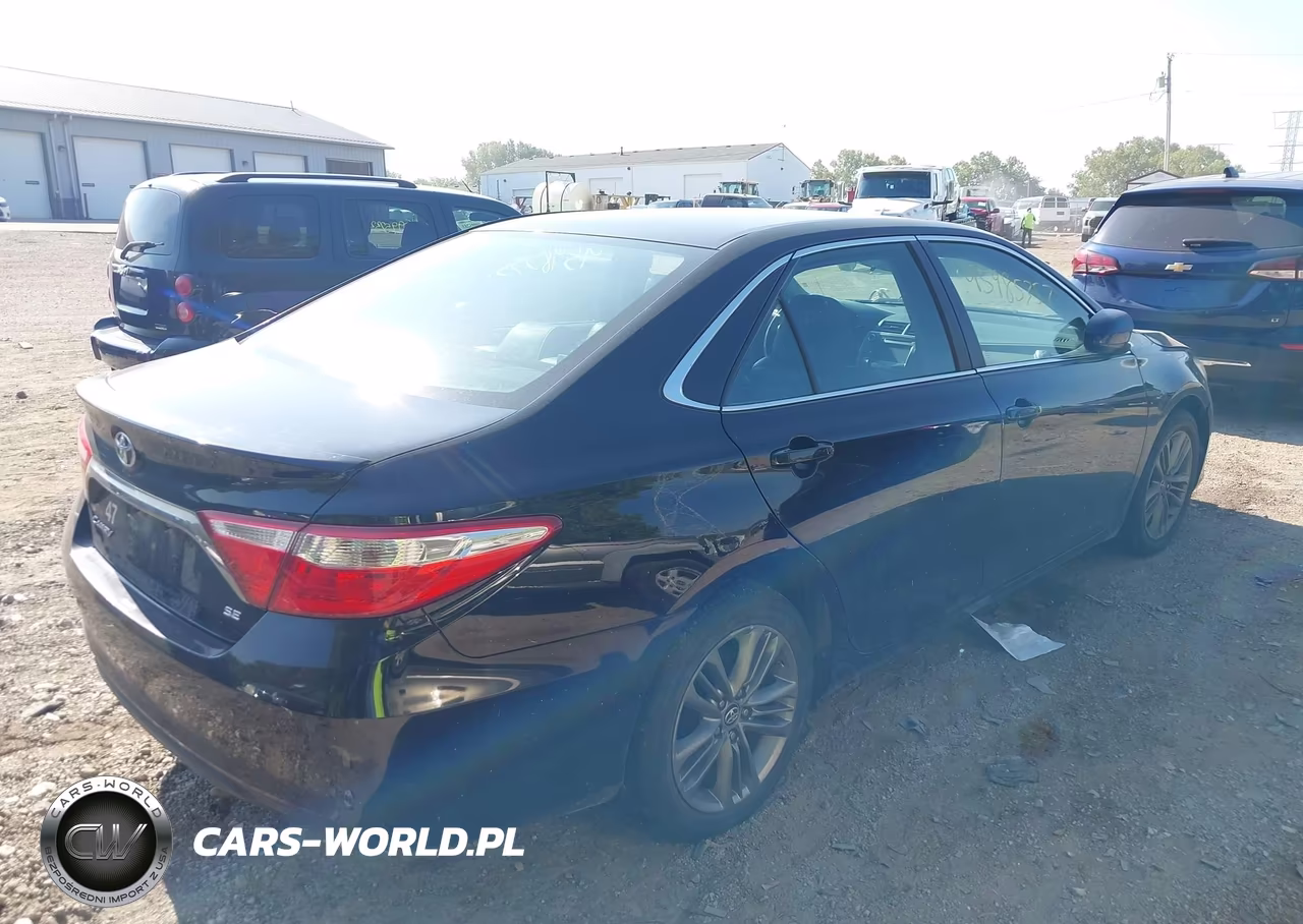 2015 Toyota Camry Se VIN:4T1BF1FKXFU002762 - 4