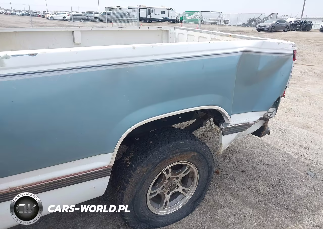1988 Chevrolet Gmt-400 C1500 VIN:1GCDC14K6JZ182312 - 6