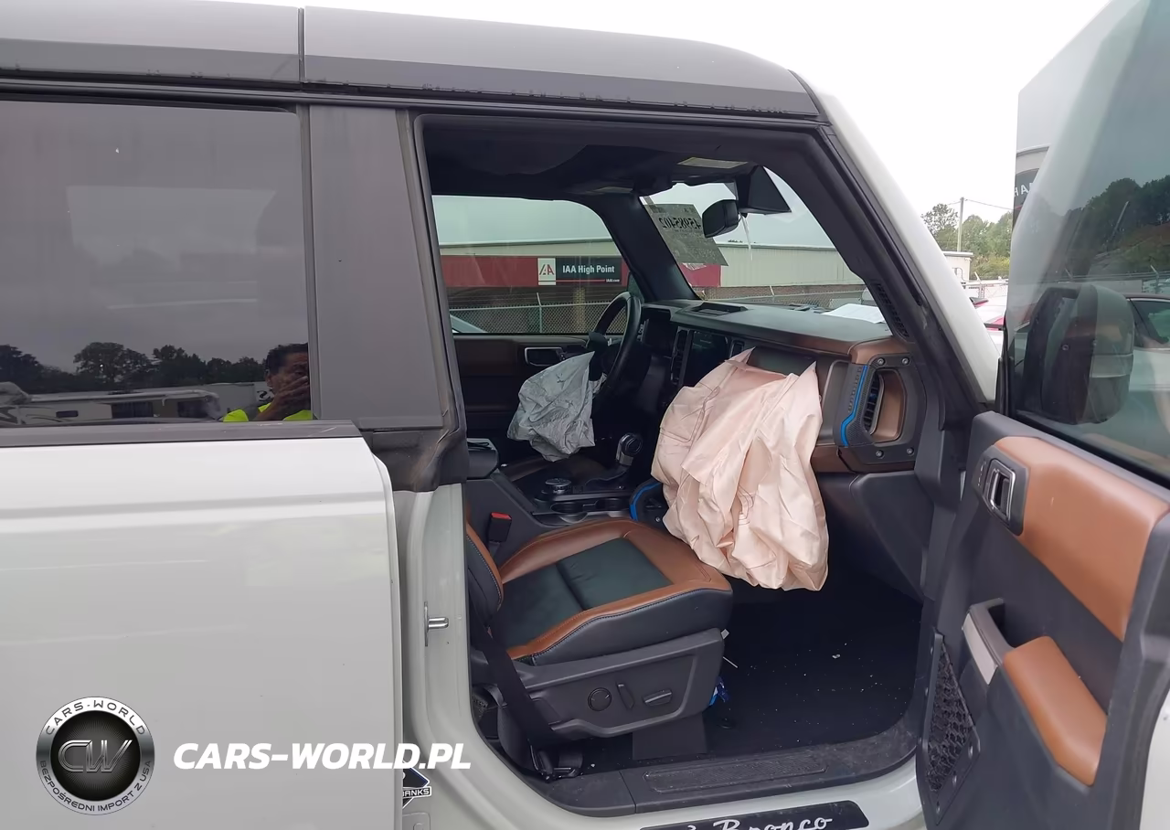 2022 Ford Bronco Outer Banks VIN:1FMEE5BP6NLB45768 - 5