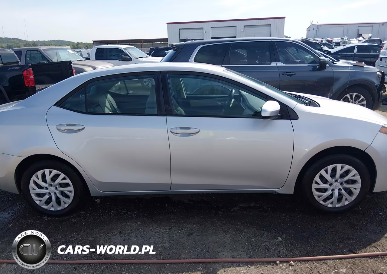 2017 Toyota Corolla Le VIN:5YFBURHE1HP630872 - 13