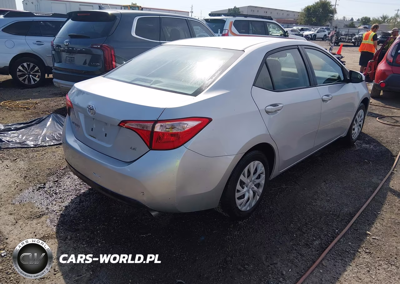 2017 Toyota Corolla Le VIN:5YFBURHE1HP630872 - 4