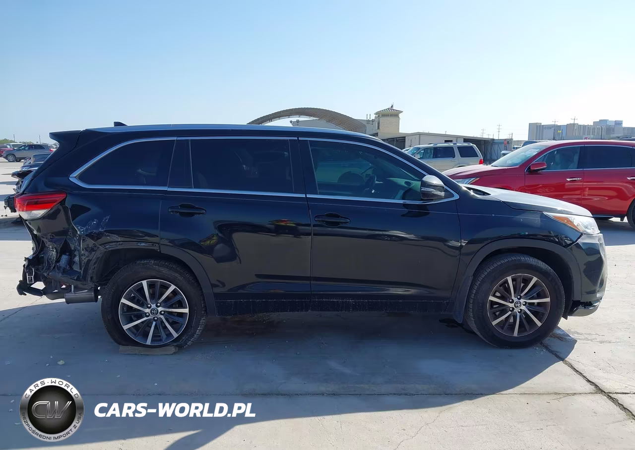 2017 Toyota Highlander Xle VIN:5TDKZRFH0HS519865 - 13