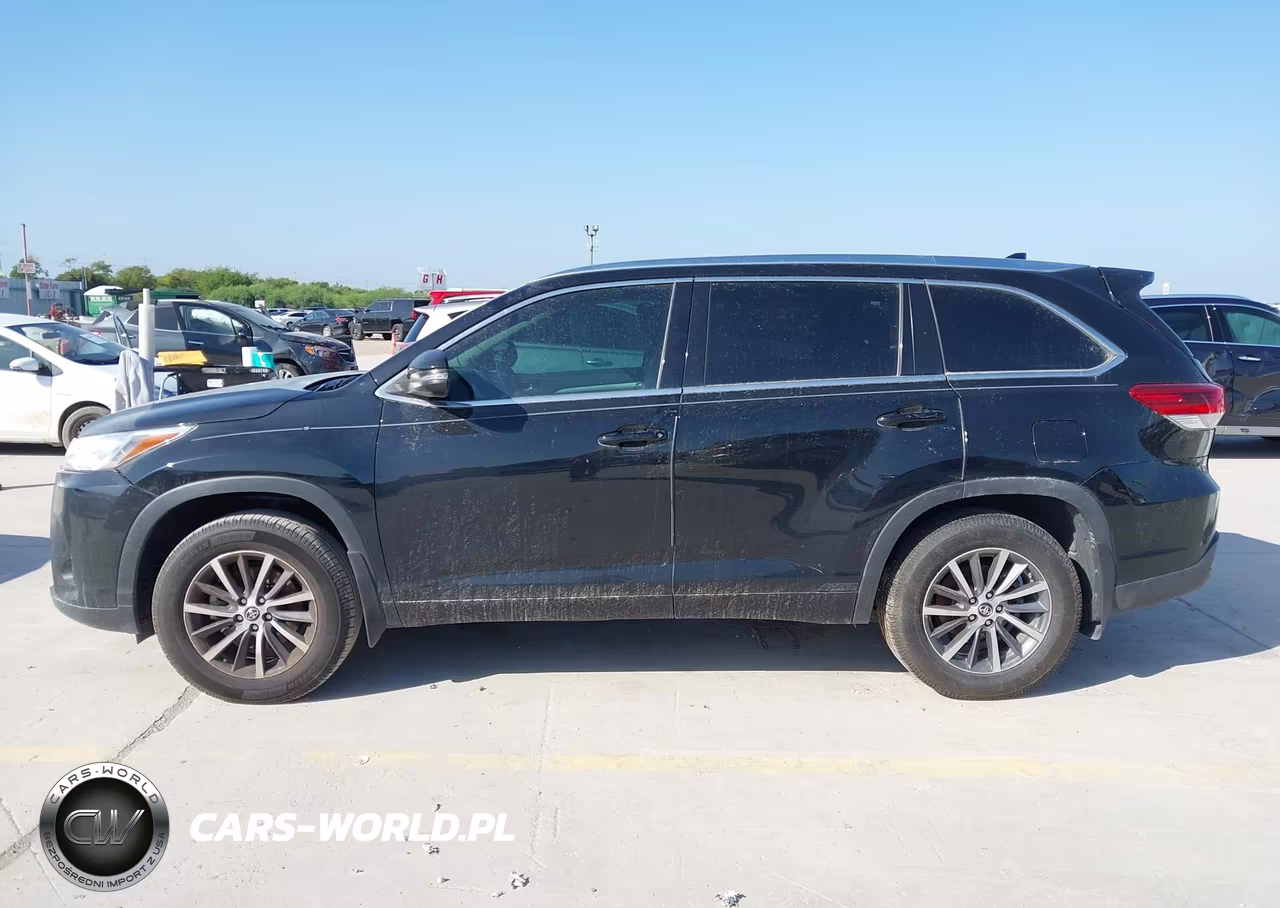 2017 Toyota Highlander Xle VIN:5TDKZRFH0HS519865 - 14