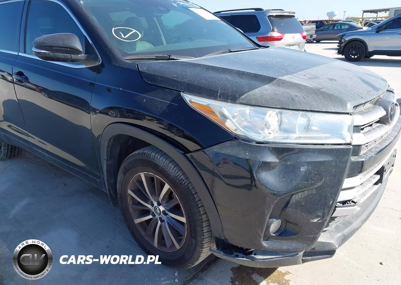 2017 Toyota Highlander Xle VIN:5TDKZRFH0HS519865 - 18