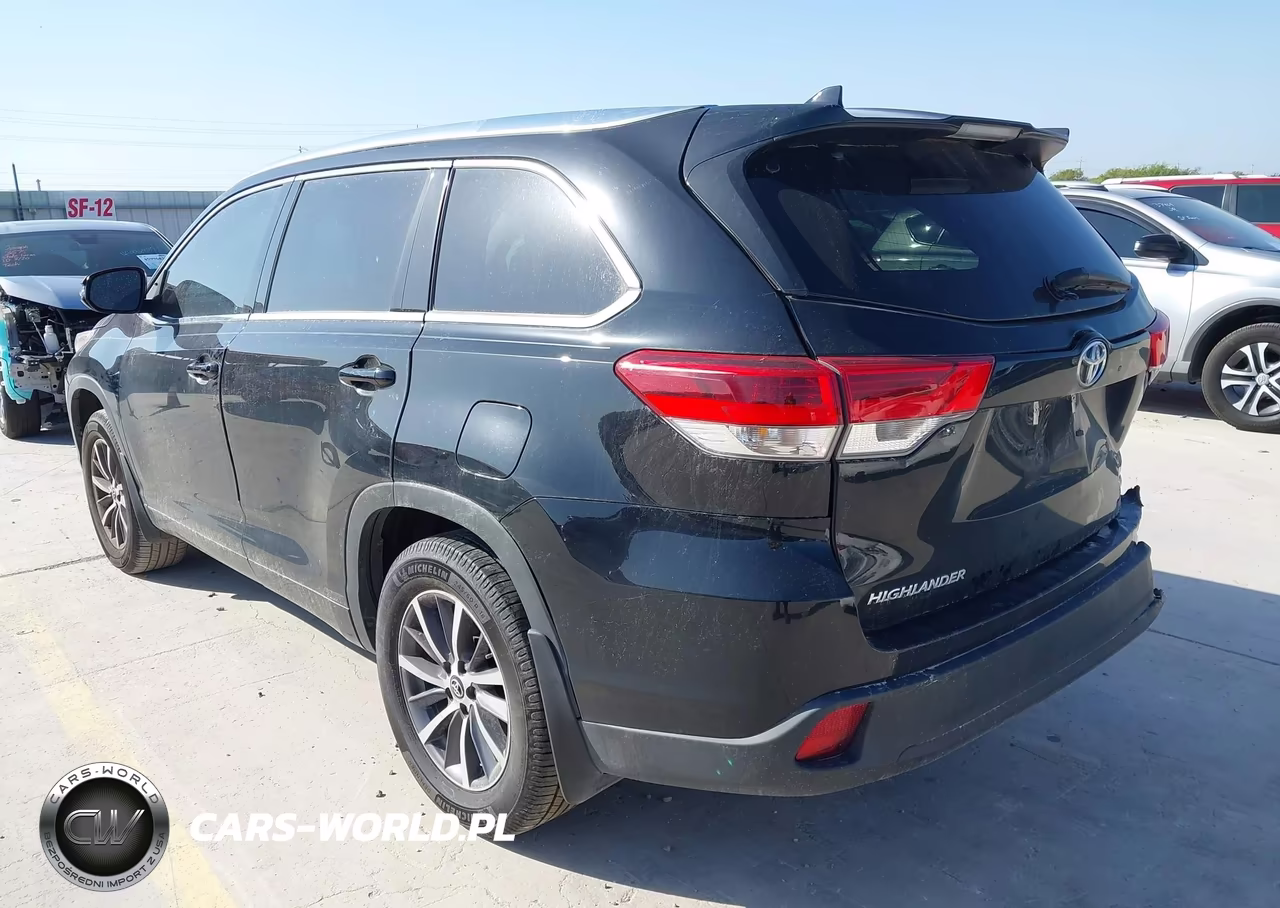 2017 Toyota Highlander Xle VIN:5TDKZRFH0HS519865 - 3