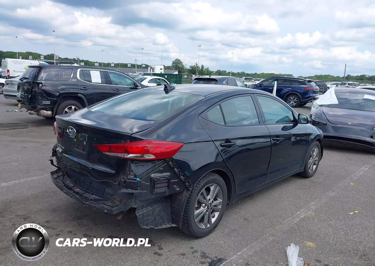 2018 Hyundai Elantra Sel VIN:5NPD84LFXJH262033 - 4
