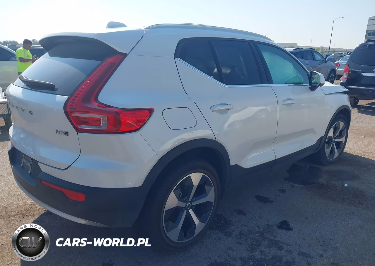 2023 Volvo Xc40 B5 Plus Bright Theme VIN:YV4L12UN0P2931055 - 4