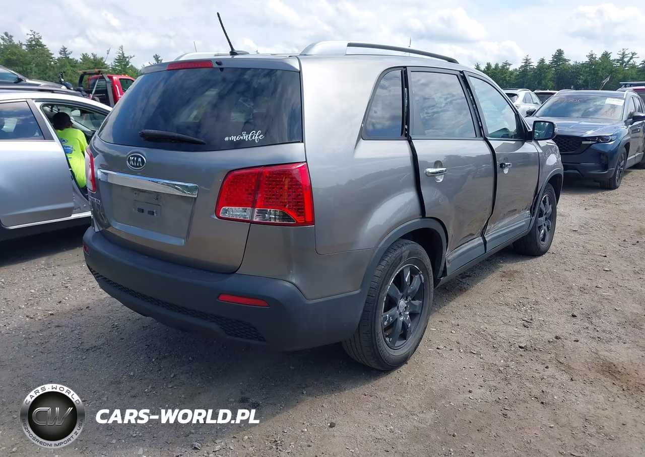 2012 Kia Sorento Lx V6 VIN:5XYKTDA21CG236338 - 4