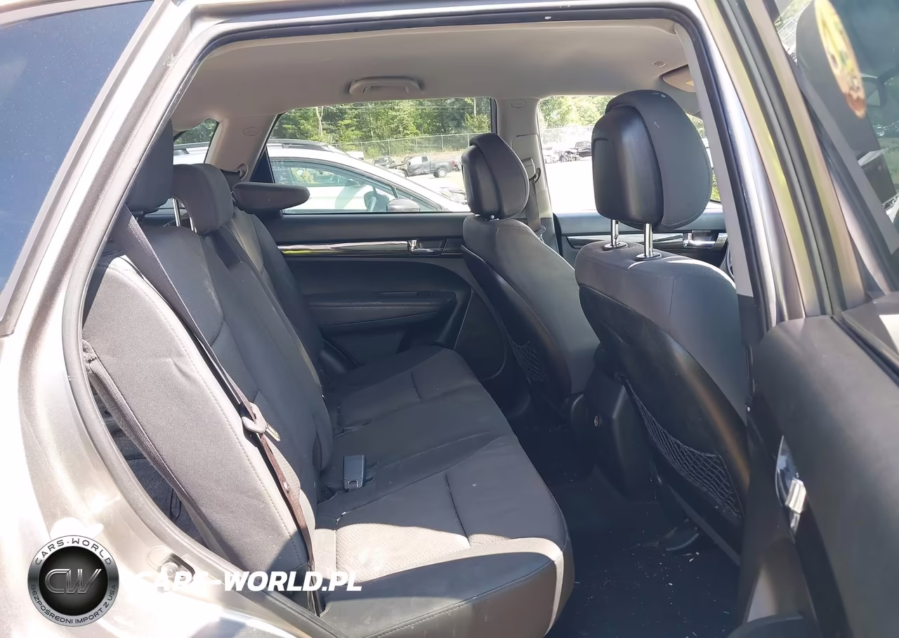 2012 Kia Sorento Lx V6 VIN:5XYKTDA21CG236338 - 8