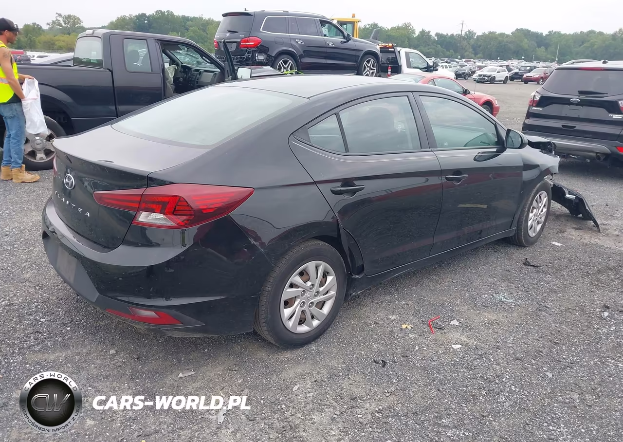 2019 Hyundai Elantra Se VIN:5NPD74LF9KH473728 - 4