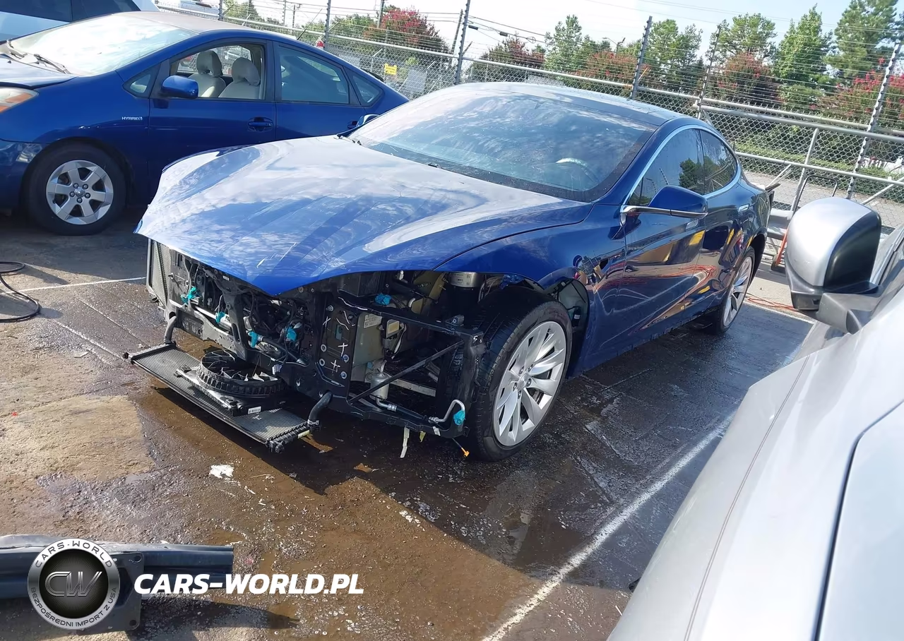 2018 Tesla Model S VIN:5YJSA1E21JF282643 - 2