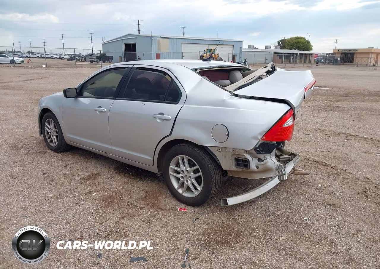 2012 Ford Fusion S VIN:3FAHP0GA2CR143684 - 3