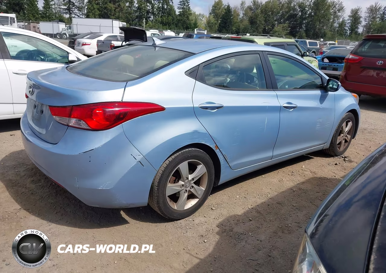 2013 Hyundai Elantra Gls VIN:KMHDH4AE1DU798952 - 4