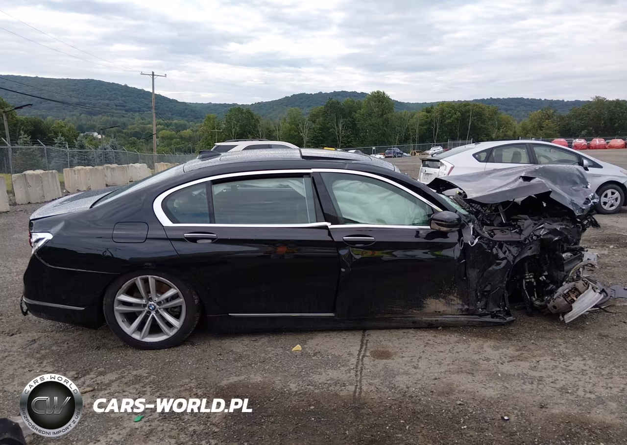 2016 BMW 750I xDrive VIN:WBA7F2C58GG420460 - 14