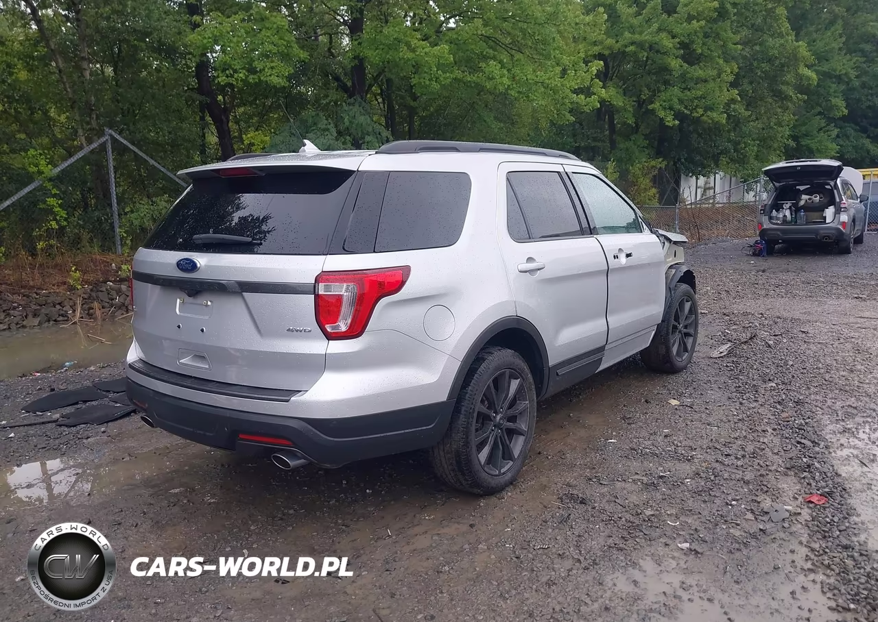 2018 Ford Explorer Xlt VIN:1FM5K8D89JGC31935 - 4