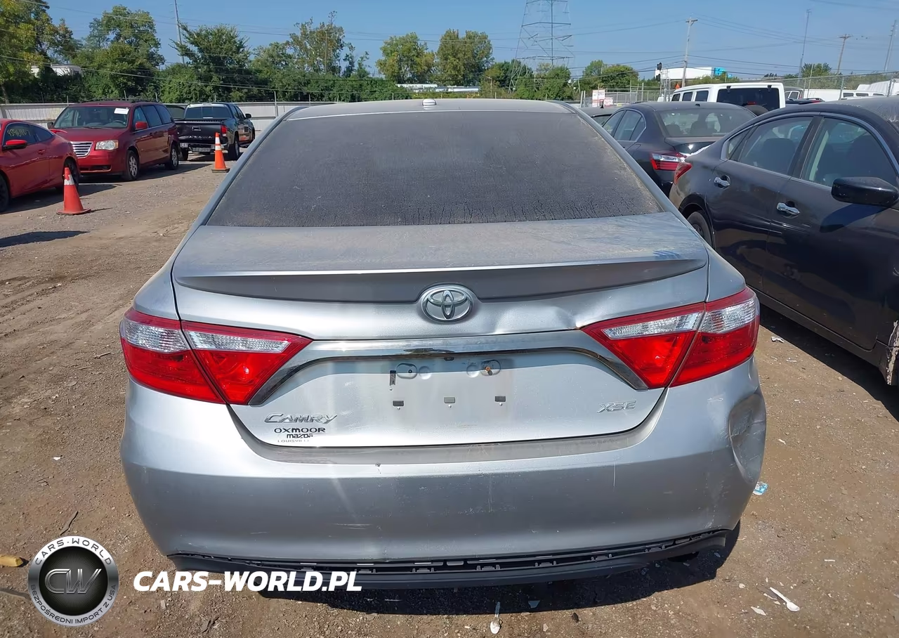 2015 Toyota Camry Xse VIN:4T1BF1FK9FU904450 - 17