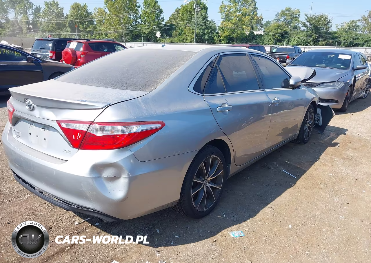 2015 Toyota Camry Xse VIN:4T1BF1FK9FU904450 - 4