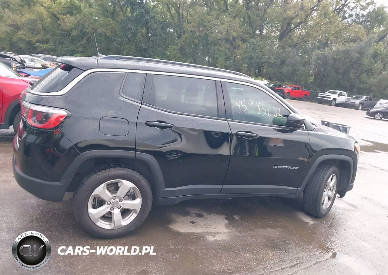 2018 Jeep Compass Latitude 4X4 VIN:3C4NJDBB6JT256656 - 13