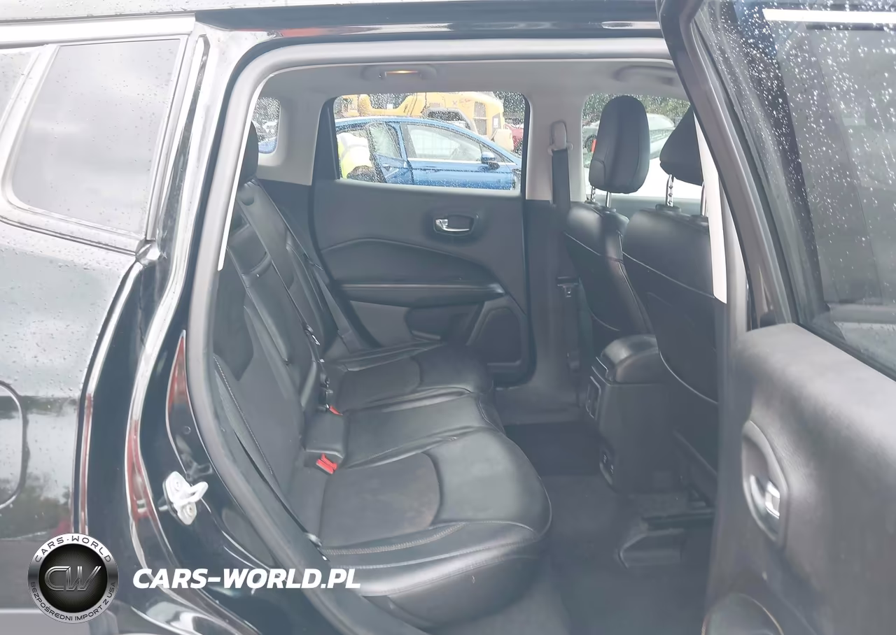 2018 Jeep Compass Latitude 4X4 VIN:3C4NJDBB6JT256656 - 8