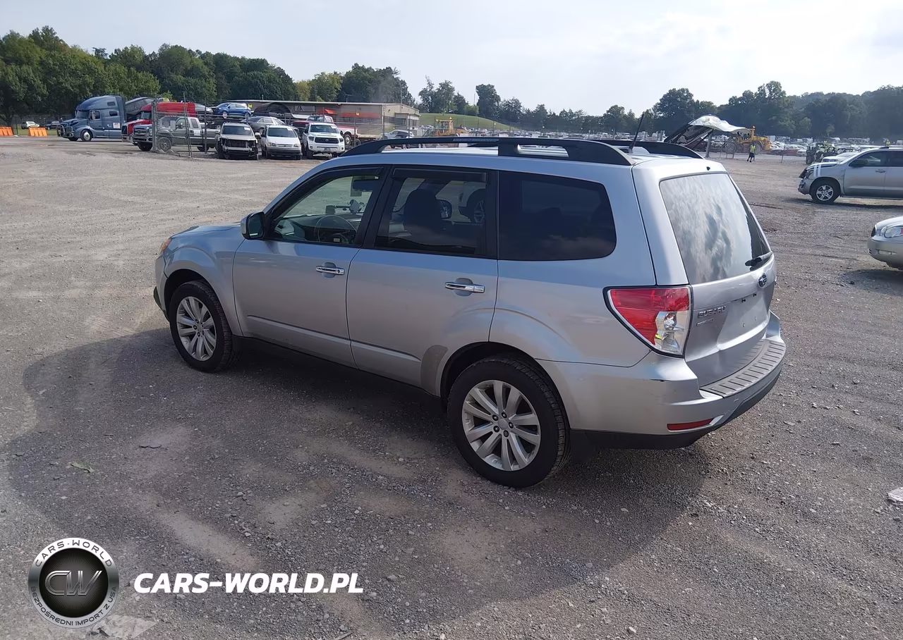 2012 Subaru Forester 2.5X Premium VIN:JF2SHBDC3CH403365 - 3