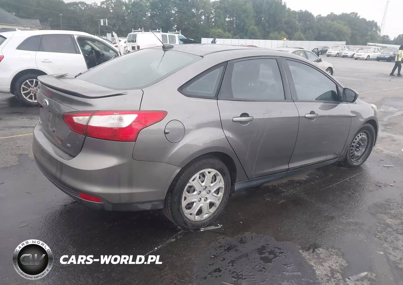 2012 Ford Focus Se VIN:1FAHP3F22CL207684 - 4