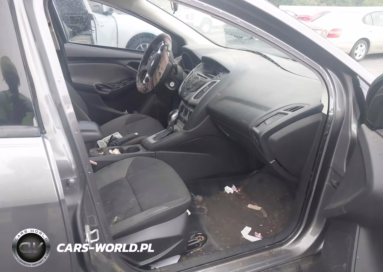 2012 Ford Focus Se VIN:1FAHP3F22CL207684 - 5