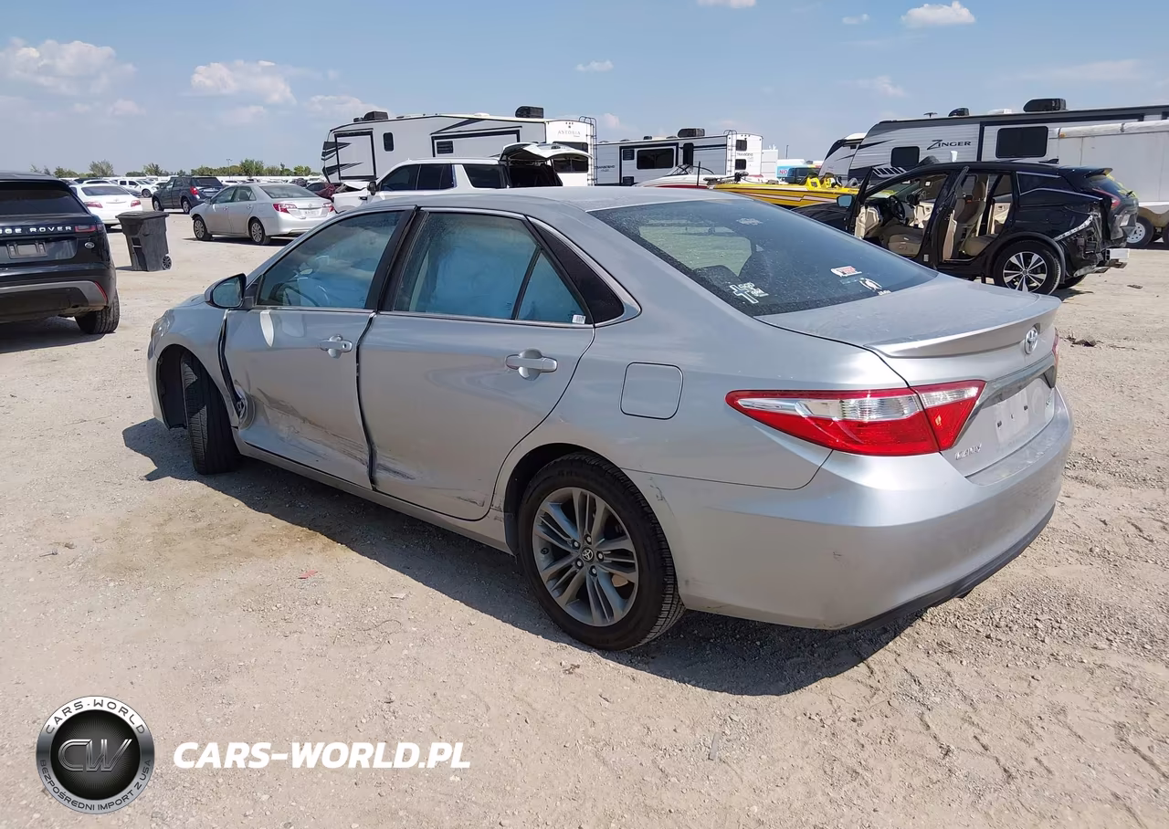 2016 Toyota Camry Se VIN:4T1BF1FK9GU569272 - 3