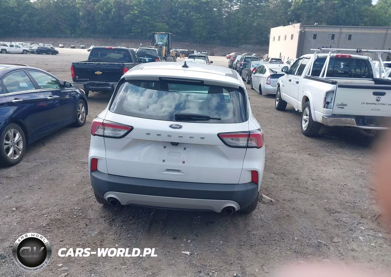 2021 Ford Escape S VIN:1FMCU0F64MUA04981 - 17