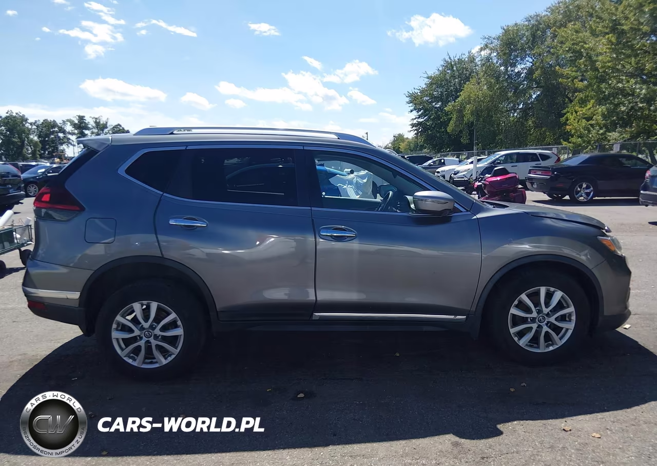 2019 Nissan Rogue S VIN:KNMAT2MV8KP505792 - 13