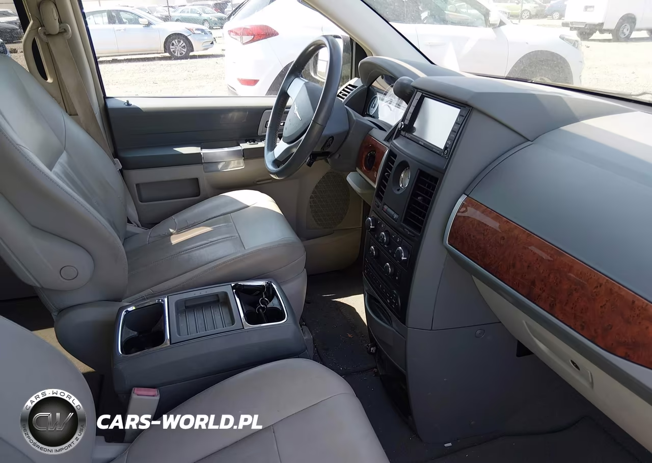 2008 Chrysler Town & Country Touring VIN:2A8HR54P98R663462 - 5