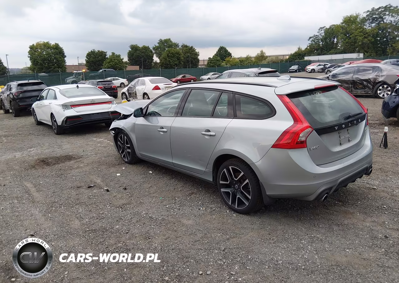 2018 Volvo V60 T5 Dynamic VIN:YV140MSL9J2403247 - 3
