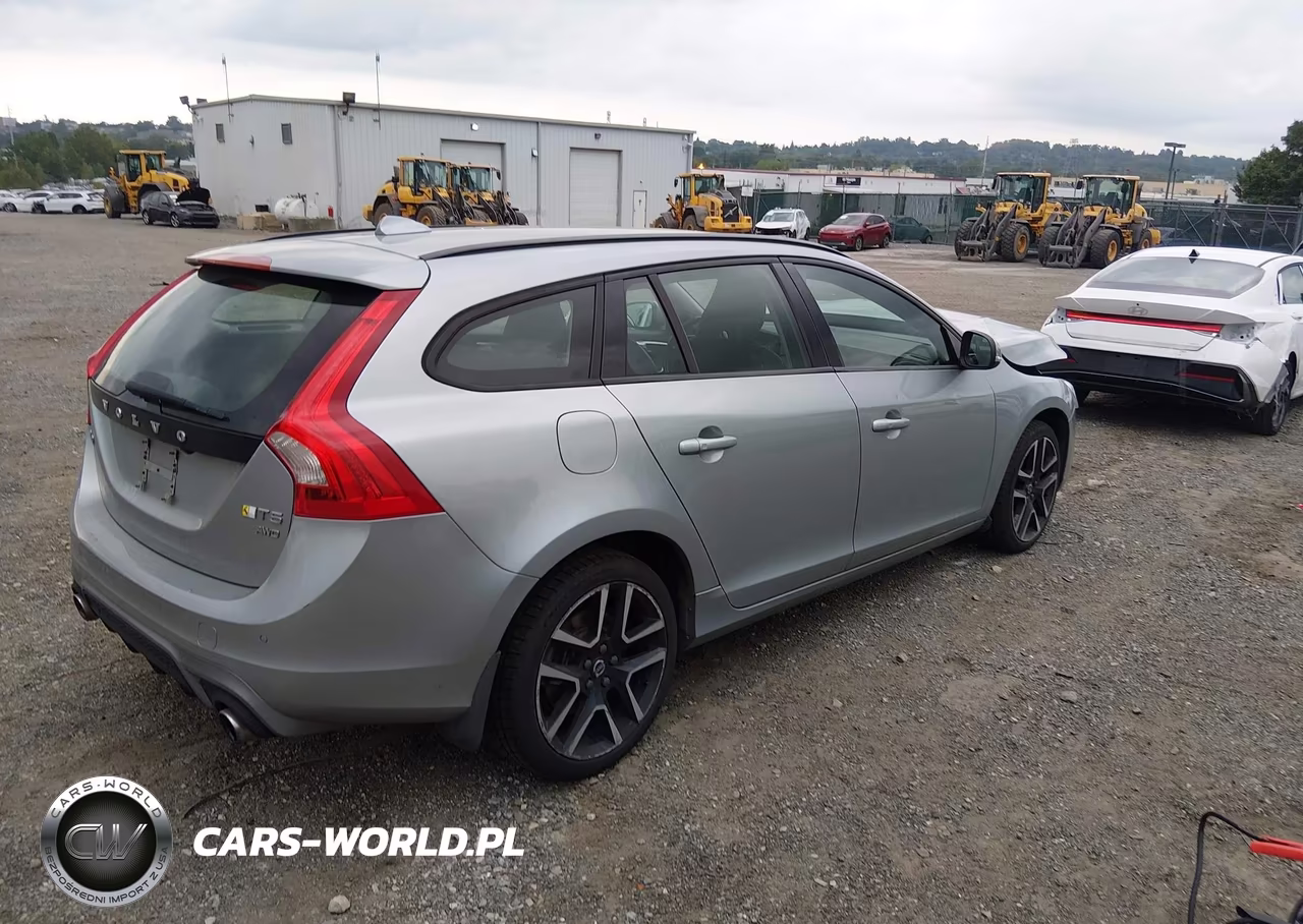 2018 Volvo V60 T5 Dynamic VIN:YV140MSL9J2403247 - 4