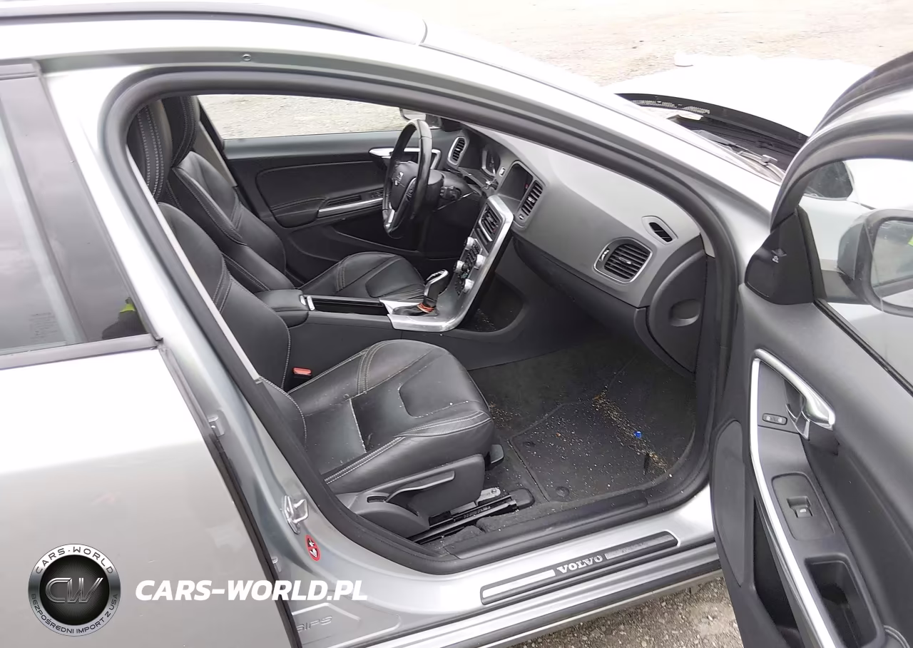 2018 Volvo V60 T5 Dynamic VIN:YV140MSL9J2403247 - 5
