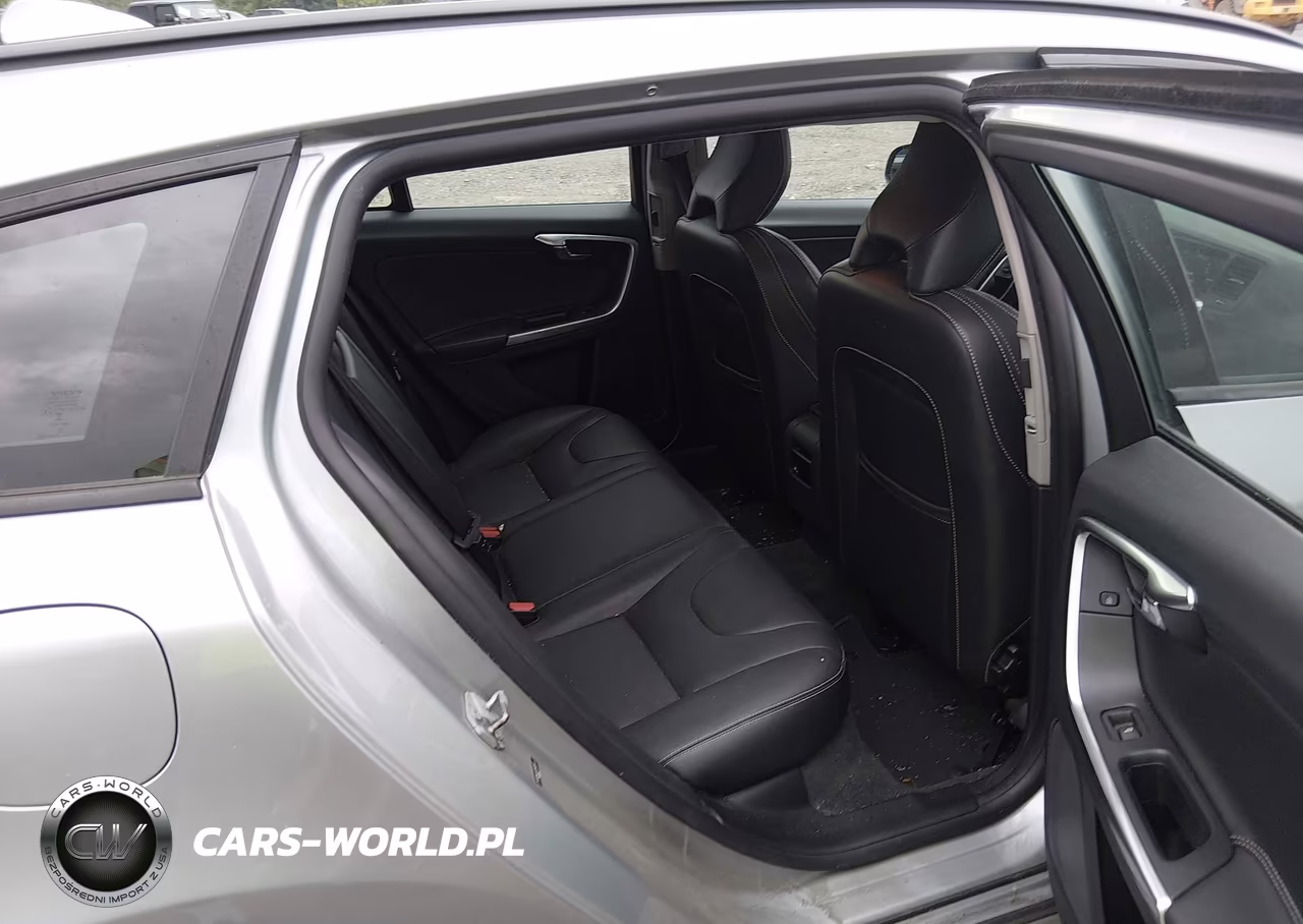2018 Volvo V60 T5 Dynamic VIN:YV140MSL9J2403247 - 8