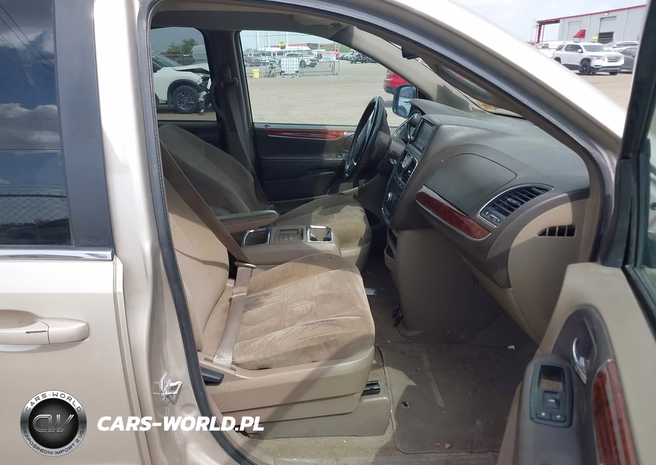 2013 Chrysler Town & Country Touring VIN:2C4RC1BG7DR554503 - 5