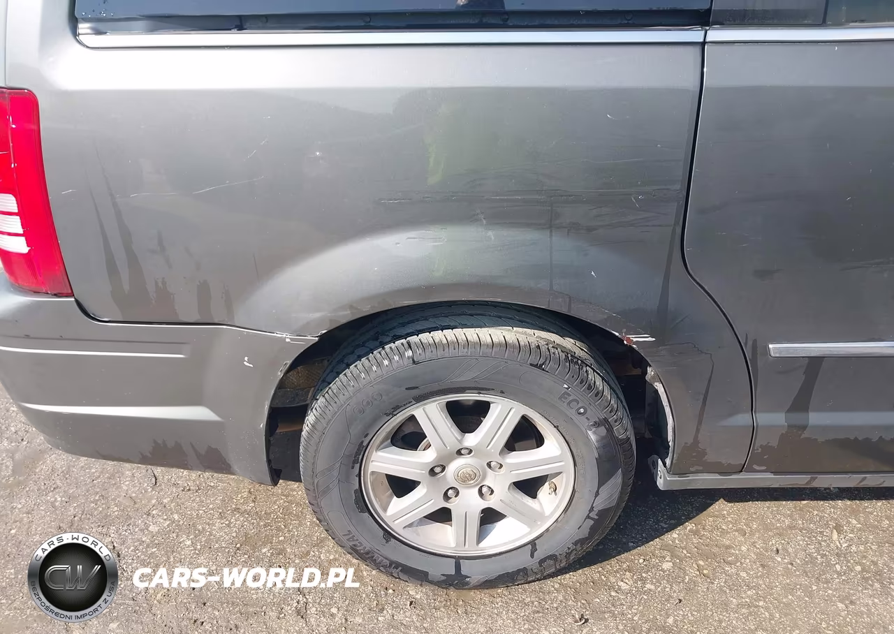 2010 Chrysler Town & Country Touring VIN:2A4RR5DX5AR240227 - 13