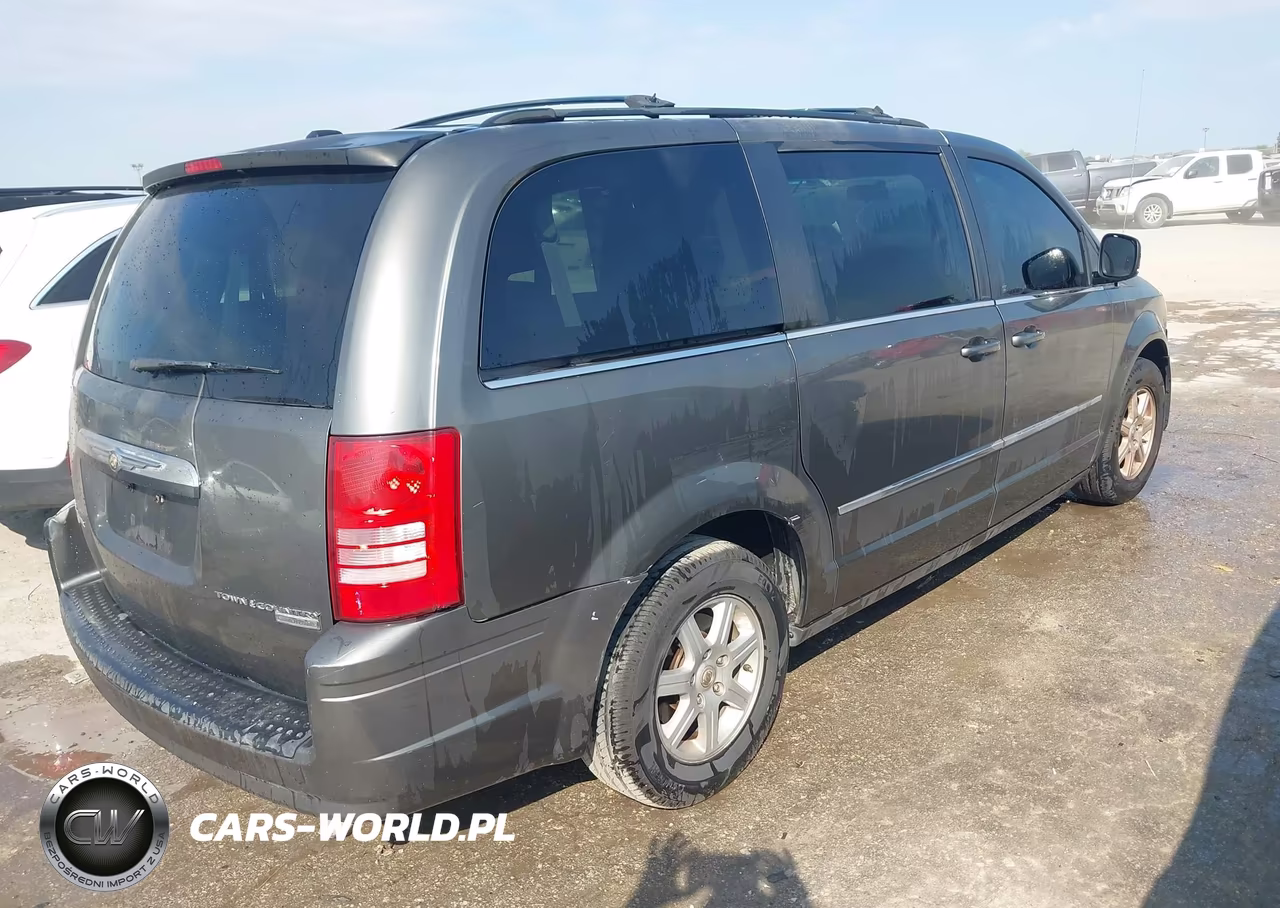 2010 Chrysler Town & Country Touring VIN:2A4RR5DX5AR240227 - 4