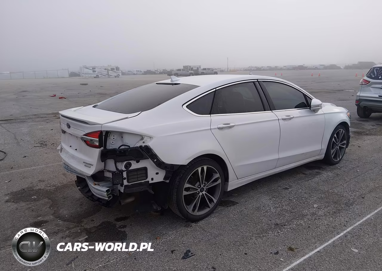 2020 Ford Fusion Titanium VIN:3FA6P0K93LR115817 - 4
