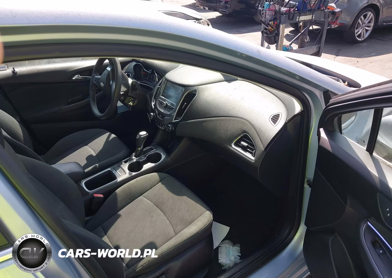 2018 Chevrolet Cruze Lt Auto VIN:1G1BE5SM2J7104241 - 5