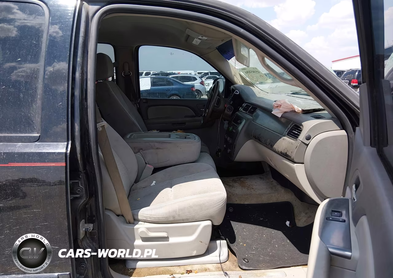 2011 Chevrolet Tahoe Ls VIN:1GNSCAE0XBR335920 - 5