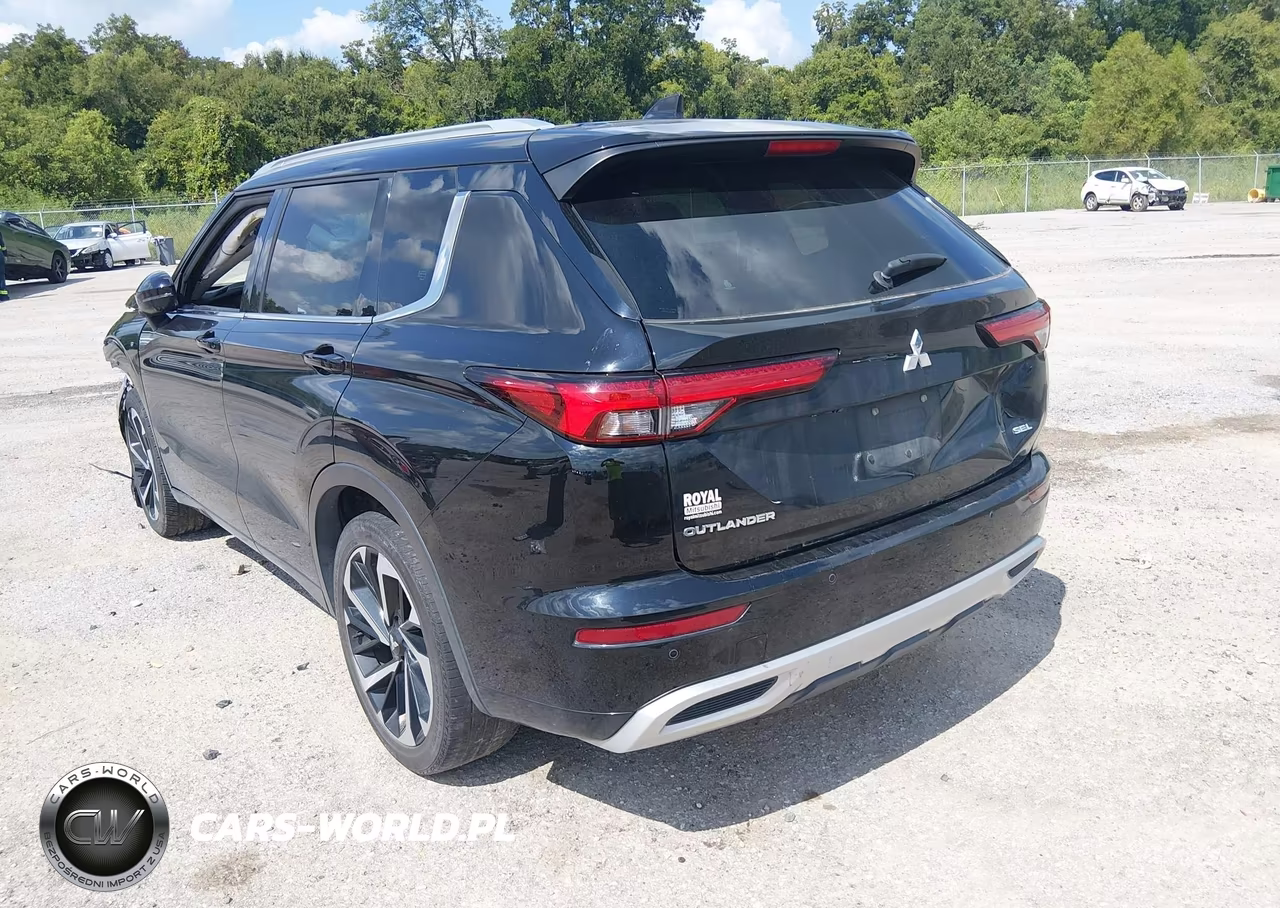2023 Mitsubishi Outlander Sel 2.5 2Wd-Sel Black Edition 2Wd VIN:JA4J3VA81PZ021212 - 3